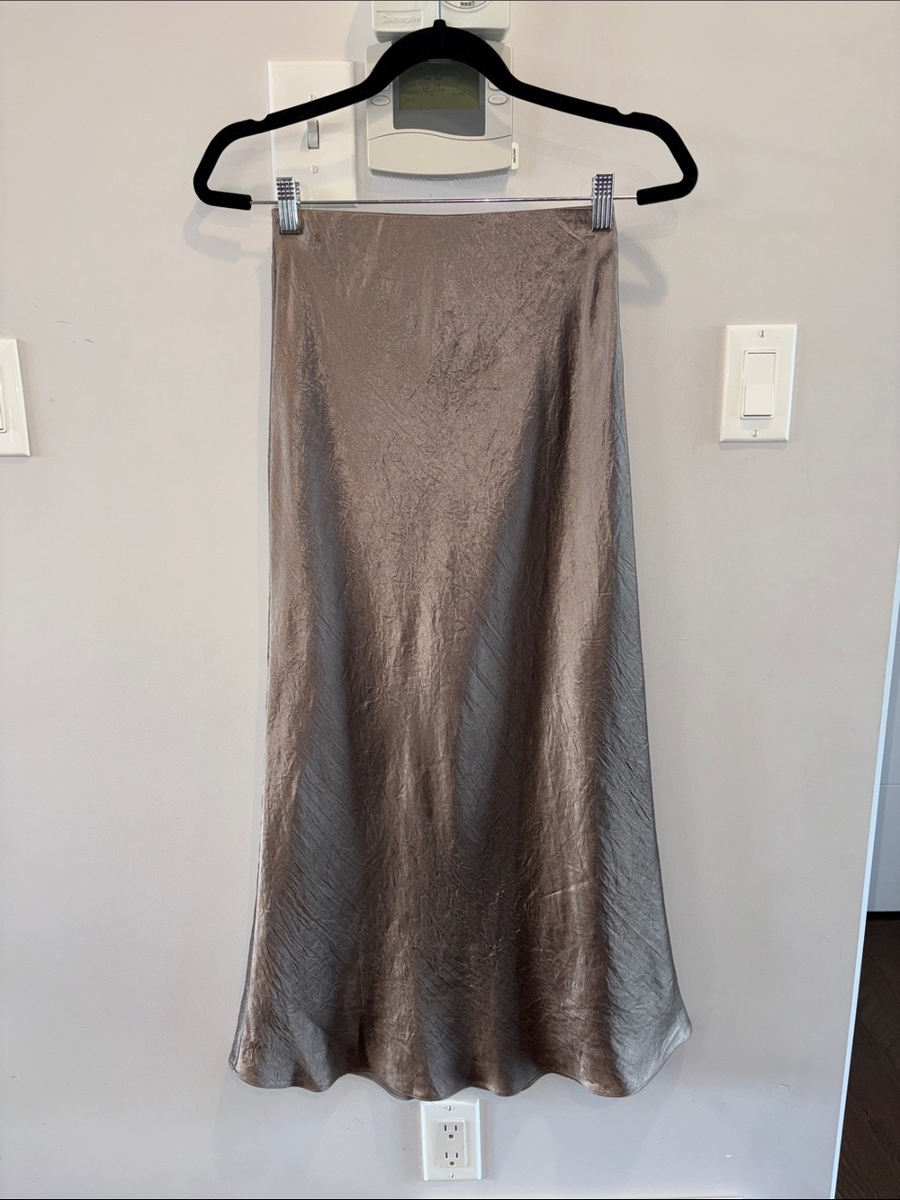 Aritzia Babaton Hammered Satin Maxi Skirt